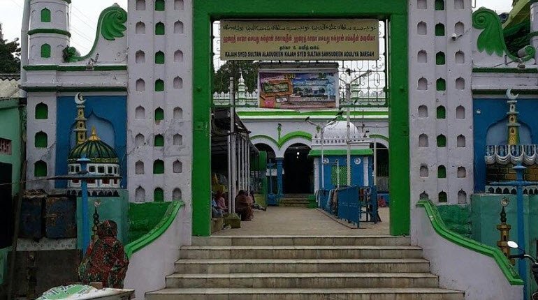 Masjid Gorippalayam Dharga Mosque, Madurai, Tamil Nadu - Vushii.com Masjid Gorippalayam Dharga Mosque, Madurai, Tamil Nadu - Vushii.com